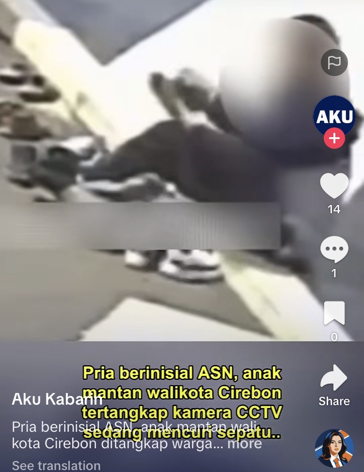 Rekaman CCTV saat anak mantan Walkot Cirebon curi sepatu (TikTok Aku Kabarin)